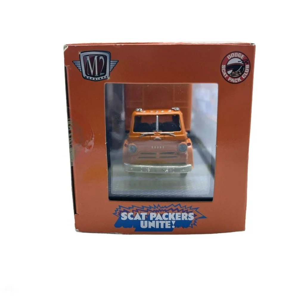 M2 Machines 1970 Dodge L600 COE 1970 Dodge Super Bee Car 1/64 Scat Packers Unite